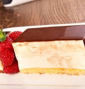 Unique Royal Pastries and Treats Cosmo City Birthday Cakes 8_small